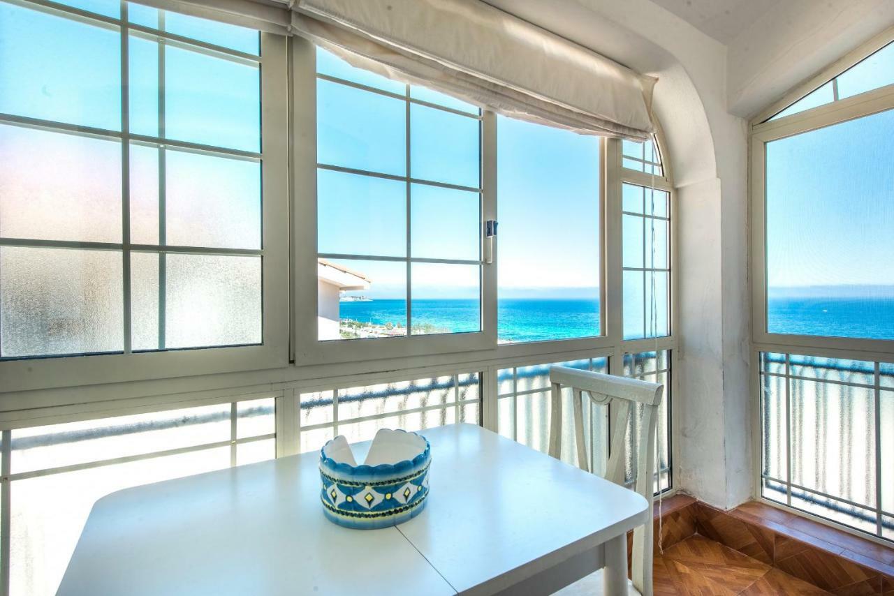 Casa Con Terrazza Sul Mare All'Addaura Palermo Kültér fotó