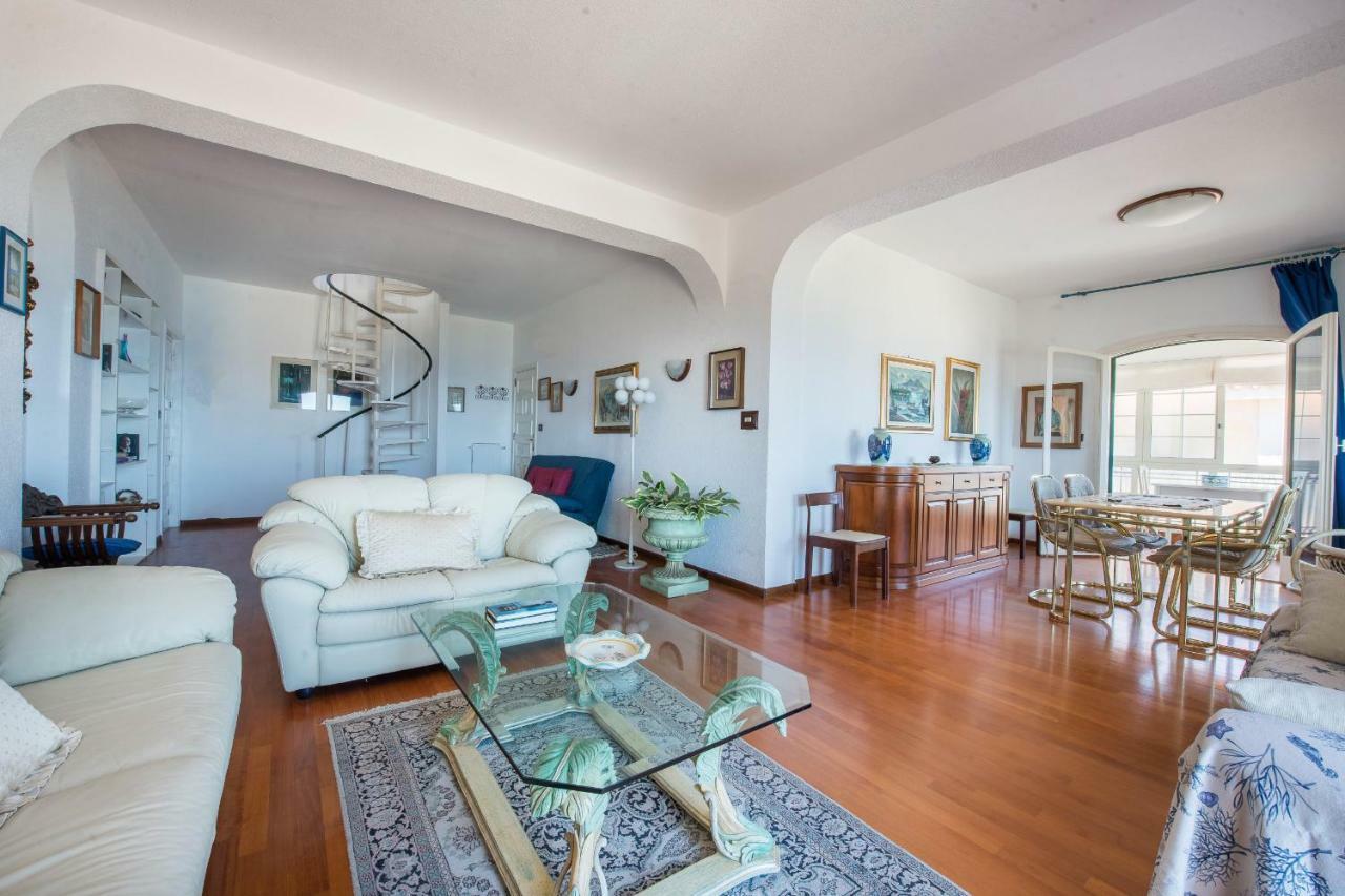 Casa Con Terrazza Sul Mare All'Addaura Palermo Kültér fotó